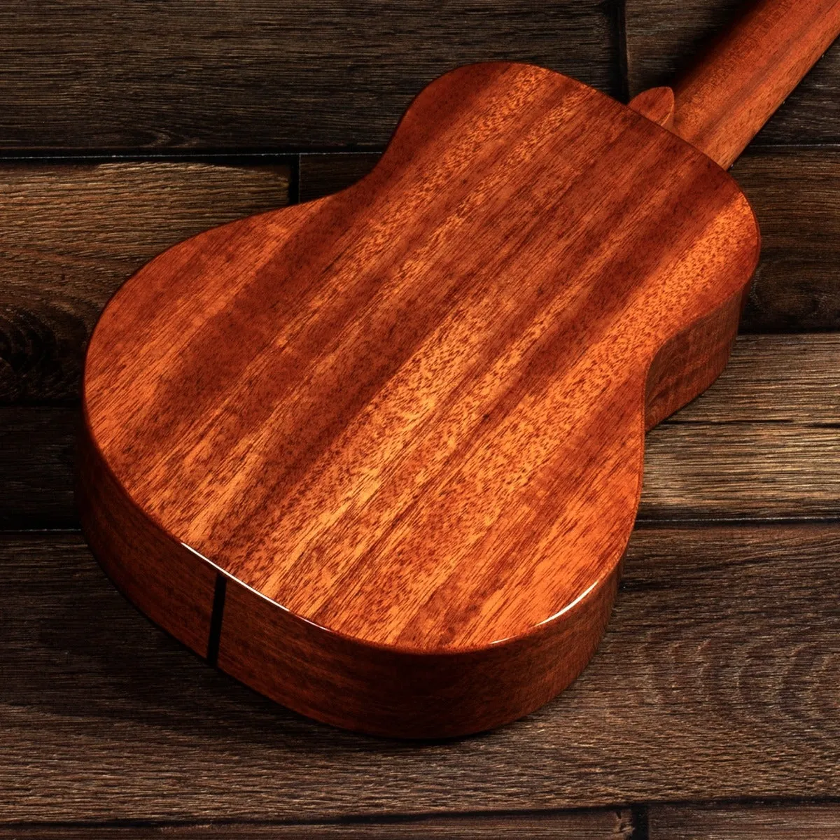 Barnes & Mullins Concert Ukulele - Solid Mahogany. Inc. Padded Gigbag