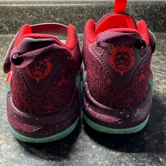 Boys Size 13c Nike LeBron Witness 7 SE 'Team Red Jade' - WORN ONCE!