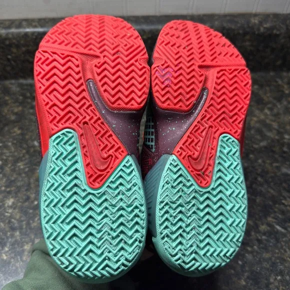 Boys Size 13c Nike LeBron Witness 7 SE 'Team Red Jade' - WORN ONCE!