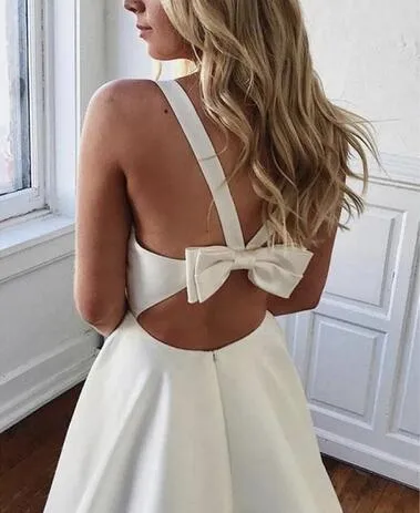 Classic V-neckline Simple Satin Bridal Dress with Pockets
