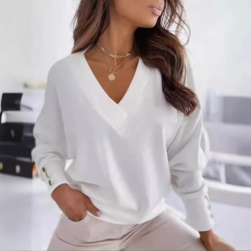 Erika | Stylish Scandinavian V-Neck Sweater