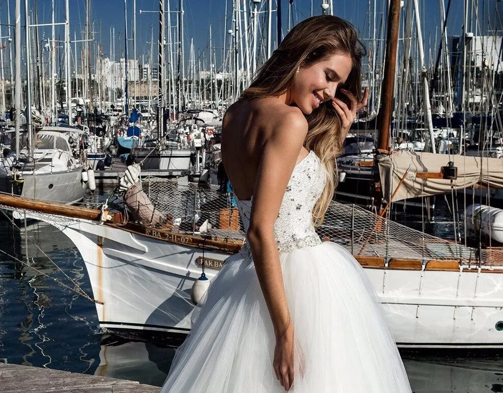 New Arrivals White Tulle Wedding Dress A-line Elegant Robe De Mariage Sparkly Beading Crystal Princess Wedding Gowns