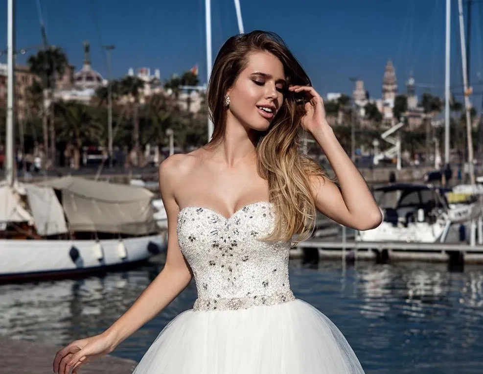 New Arrivals White Tulle Wedding Dress A-line Elegant Robe De Mariage Sparkly Beading Crystal Princess Wedding Gowns