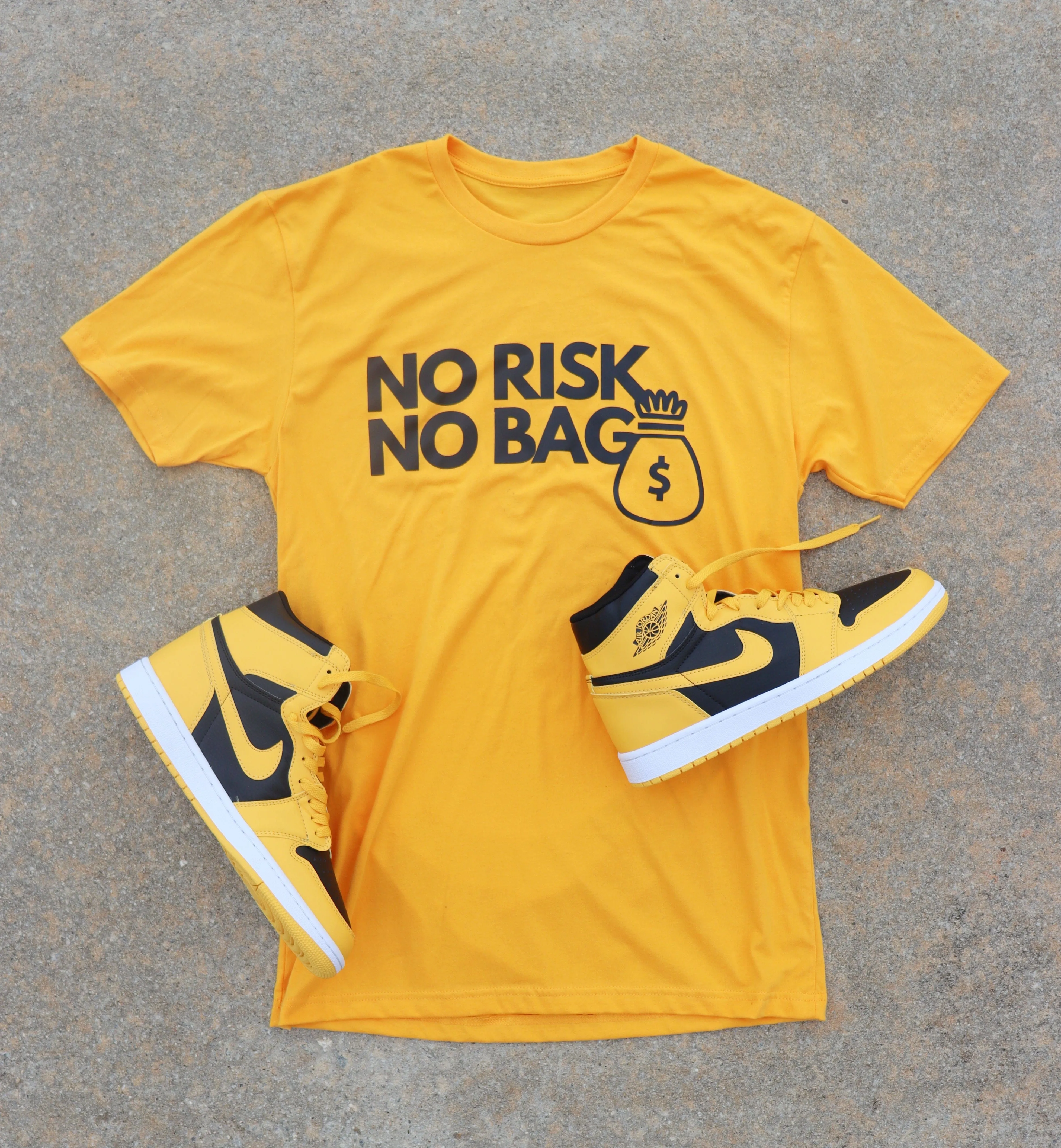 RISKY REWARDS “NO RISK NO BAG” COTTON GOLD TEE
