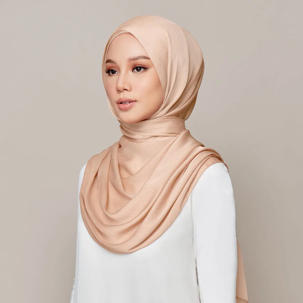 Sofya in Naive
