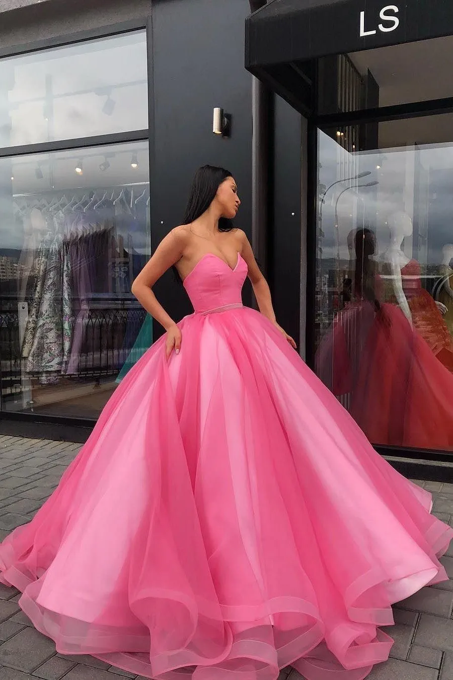 Sweetheart Prom Ball Gown Dresses Tulle Skirt Satin Inside