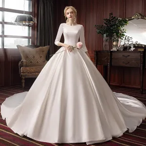 Three Quarter Sleeve O-neck Zipper Up Simple Bridal Dress