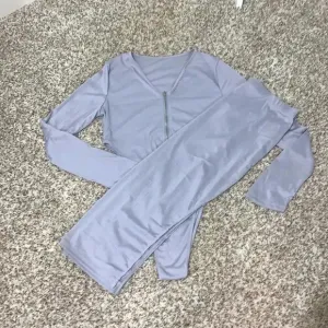 Women's U-neck Zipper Front Solid Color Long Sleeve  Tops Bodysuit with skirt
